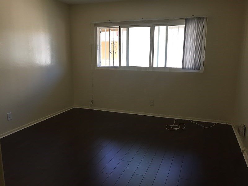 1st image of 519 S Grevillea Ave