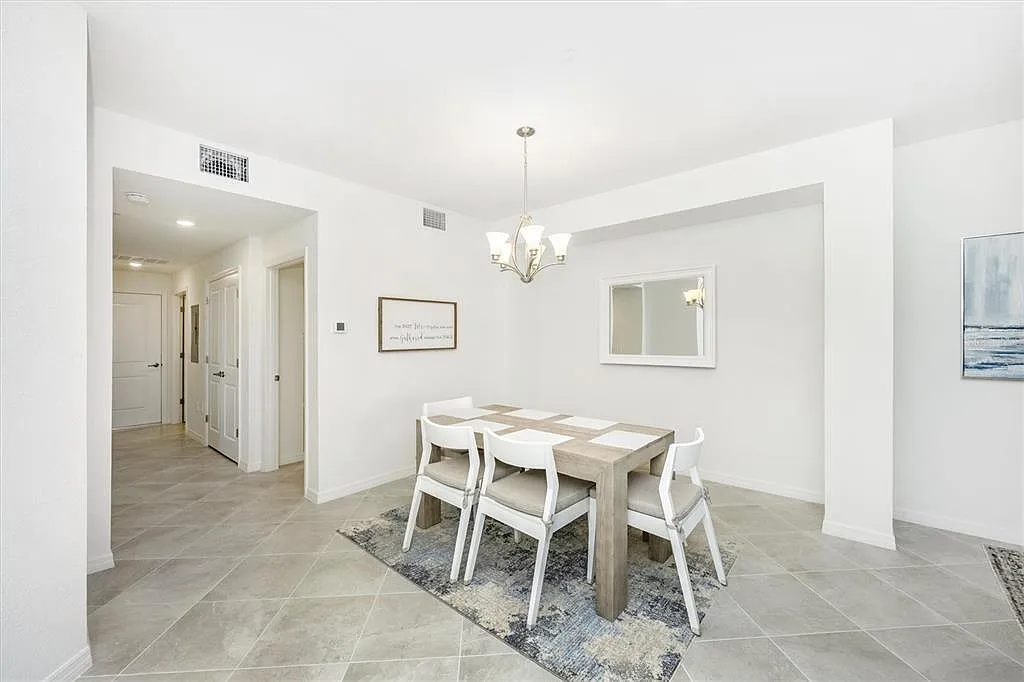 3 bed, 2.0 bath, 1789 sqft, $7,000 — Photo 4