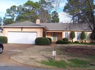 2318 Old Dominion Dr, Albany, GA 31721