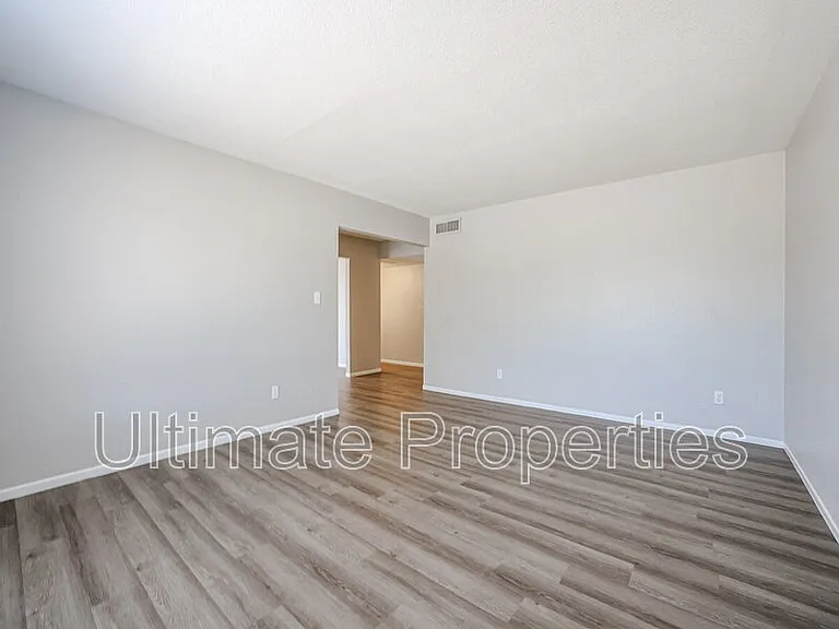 5357 W Cholla St — Photo 4
