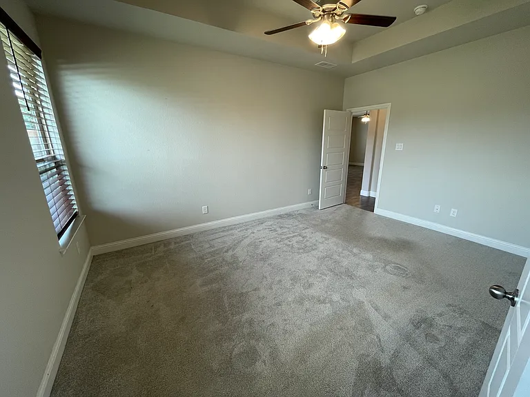 350 Carlisle Dr — Photo 12