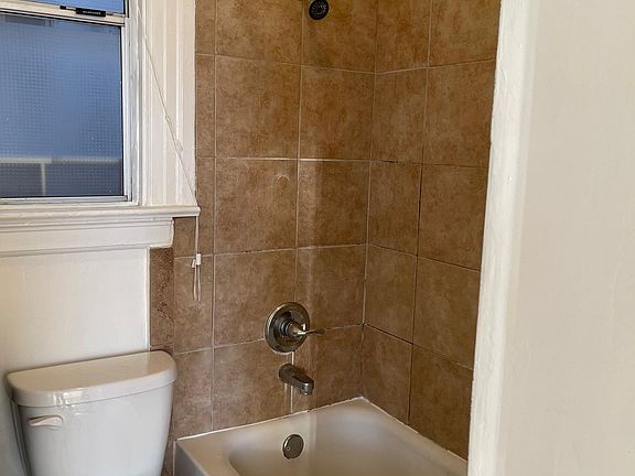 4th image of 1385 Clay St APT 22