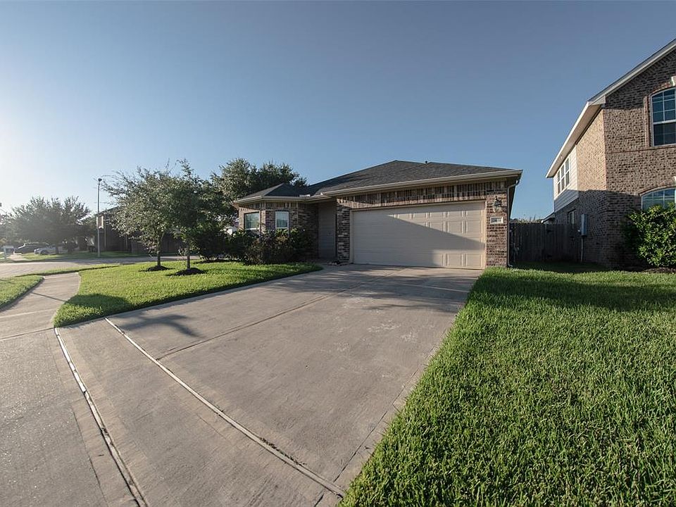 1st image of 24634 Lakecrest Creek Dr
