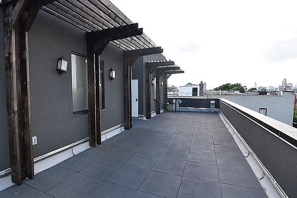 Rented by Tapiro Realty | media 13