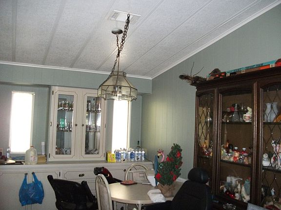4th image of 389 Spring Lake Dr