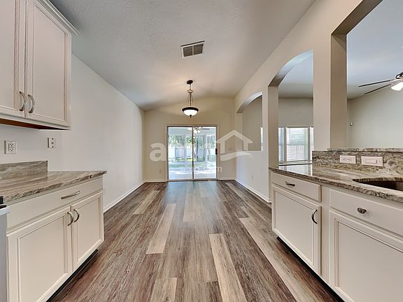 3rd image of 408 Corklan Ct