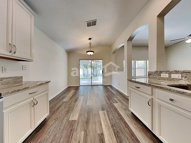 408 Corklan Ct — Photo 3