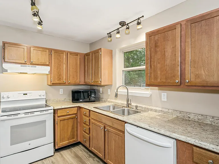 4572 Kelly Ln — Photo 6