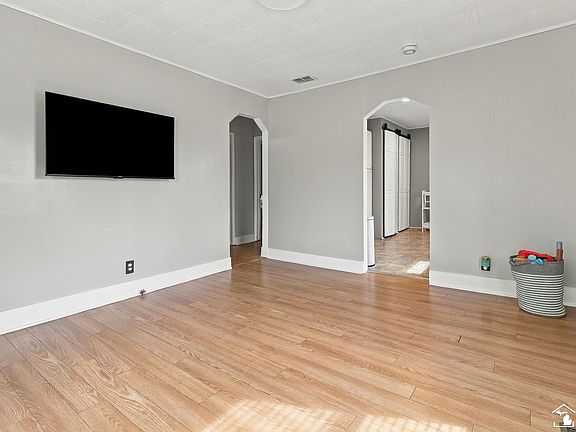 3rd image of 1510 Highridge St