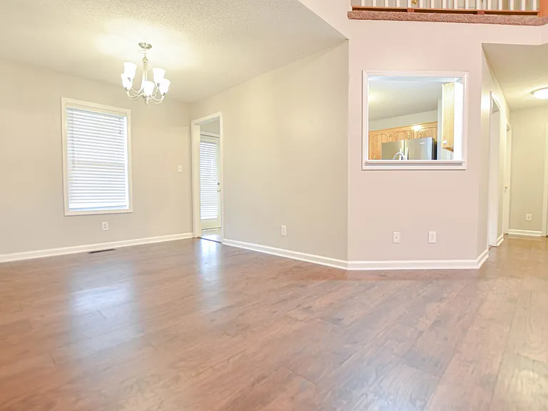 1759 Butternut Dr — Photo 4