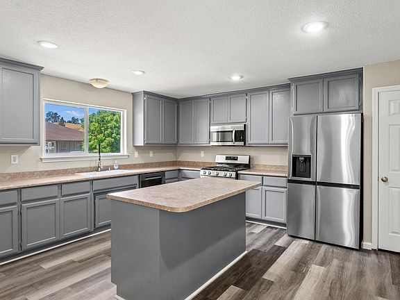 4th image of 1055 Penelope Court