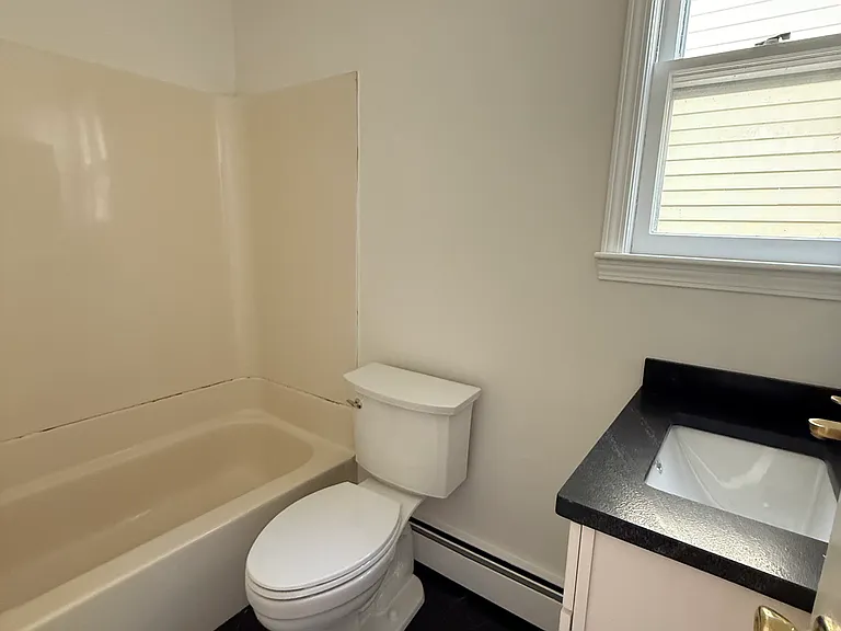 135 Derby St #2 — Photo 14