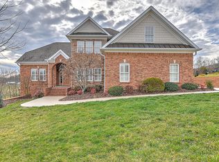153 Golf Ridge Dr, Kingsport, TN 37664