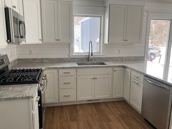 3rd image of 3961 Onondaga Blvd