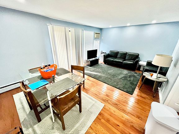 3rd image of 917 Packard St APT 5