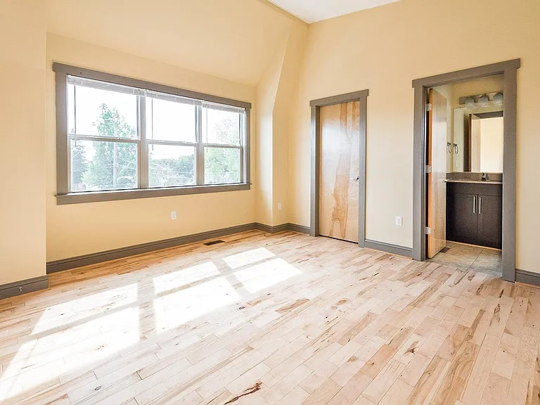 1323 McDonough St #B — Photo 9
