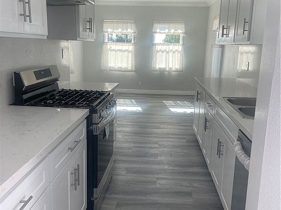 3rd image of 1301 N Benson Ave