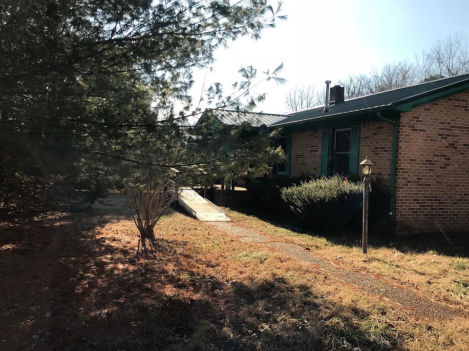 1st image of 166 Lakeside Dr