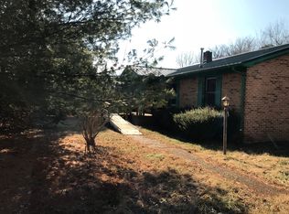 166 Lakeside Dr, Estill Springs, TN 37330