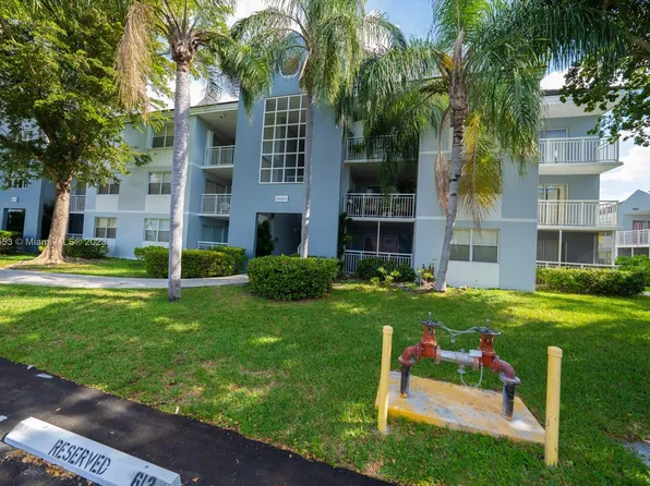 8580 SW 212th St APT 306, Cutler Bay, FL 33189