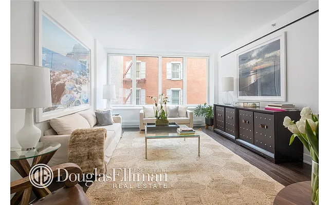 Sold by Douglas Elliman | media 21