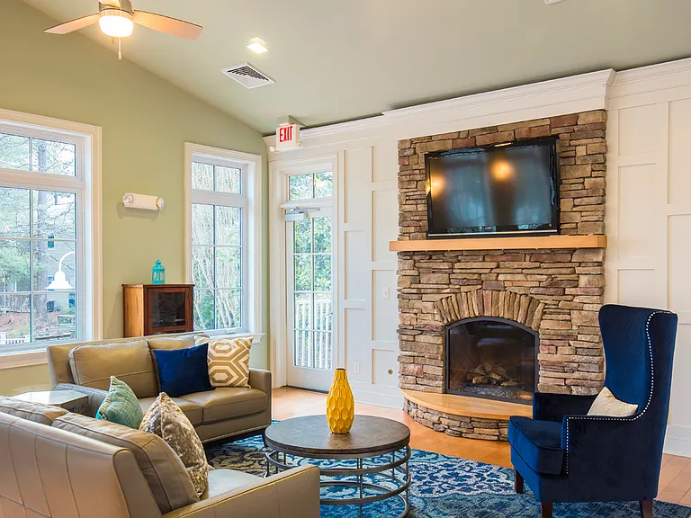 Harbor Village Apartments — Photo 6