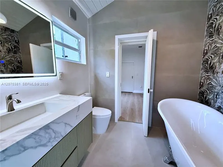 775 NE 76th St #775 — Photo 25