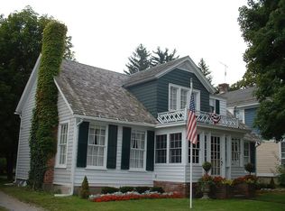 15 Aitken Ave, Hudson, NY 12534