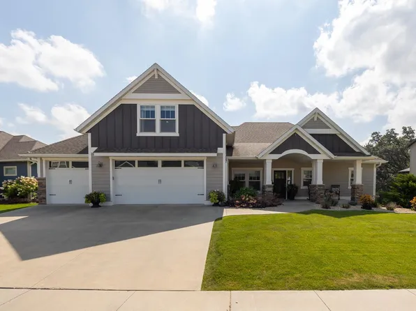 3008 Stone Park Dr NE, Rochester, MN 55906