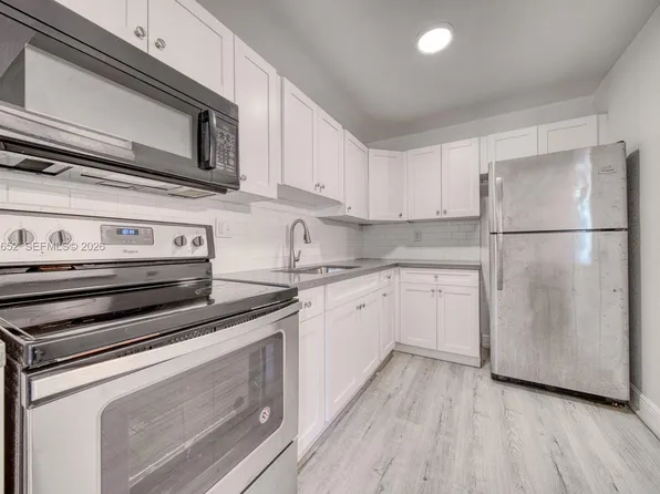 9459 SW 76th St APT R5, Miami, FL 33173