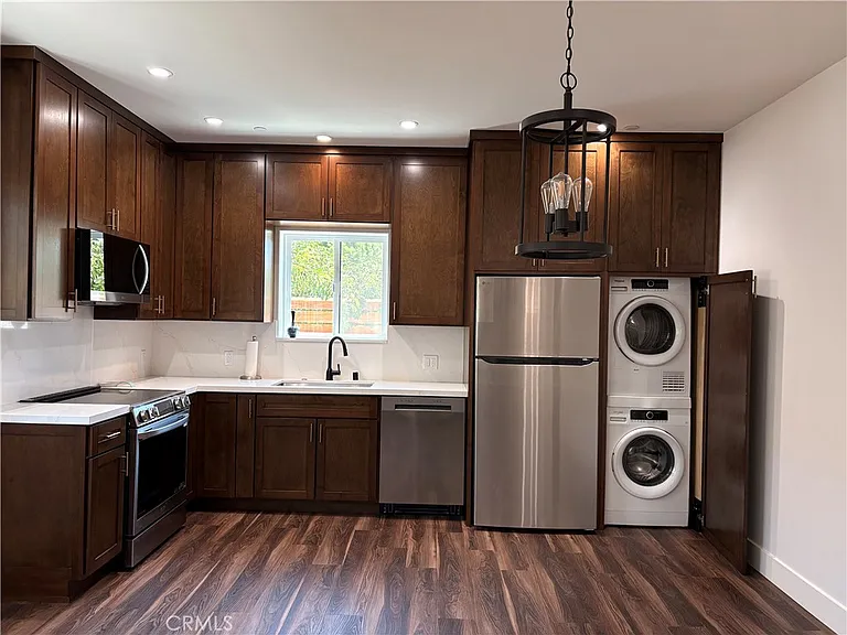 7128 McLennan Ave — Photo 3
