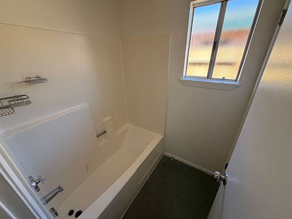 5th image of 4813 Almaguer Ave