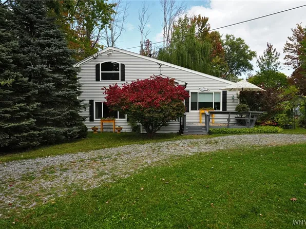 30 S Ln, Angola, NY 14006