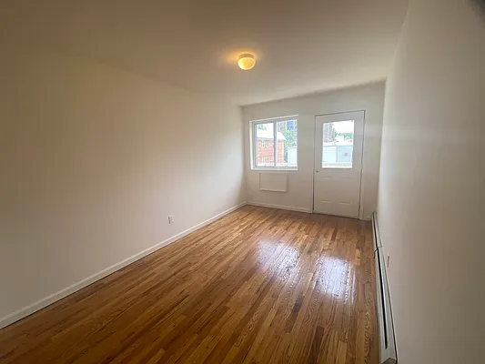 Rented by BUZZ REALTY | media 6