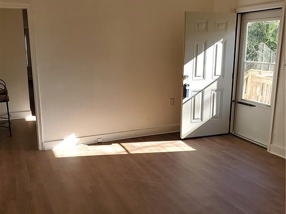 2nd image of 1500 Atlanta Ave Unit B