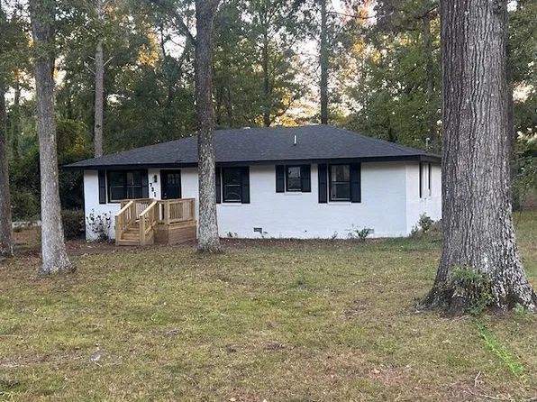 731 Hillcrest Dr, Thomson, GA 30824