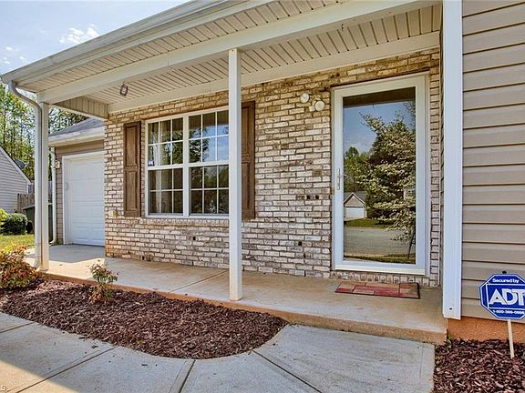 4th image of 212 Kinnley Ct