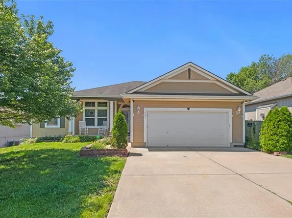 607 NW Whitney Dr, Grain Valley, MO 64029