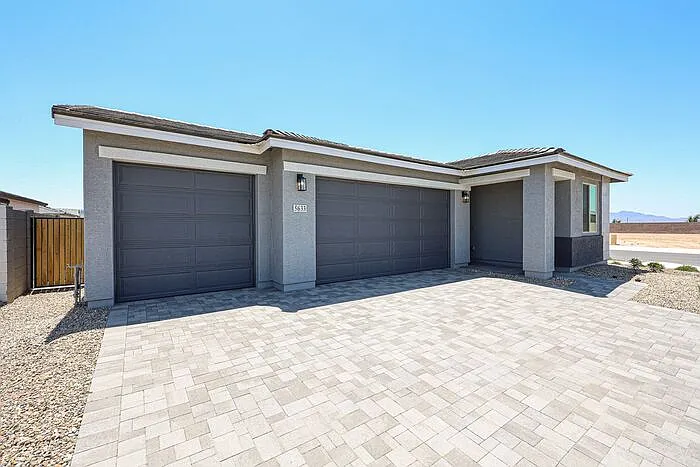 5633 W McNeil St — Photo 3