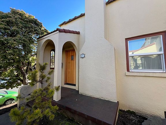 4th image of 1021 NE 31st Ave #0