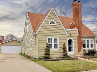 203 S 5th St, Oregon, IL 61061