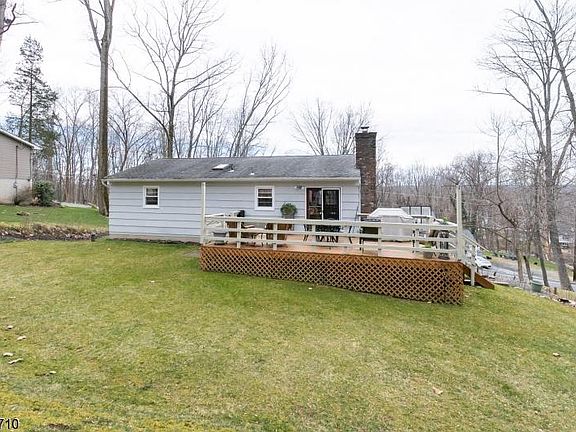 2nd image of 36 Dogwood Dr