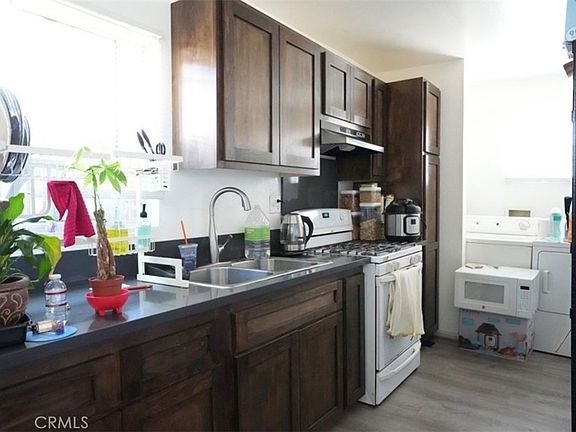 3rd image of 1144 W 85th St