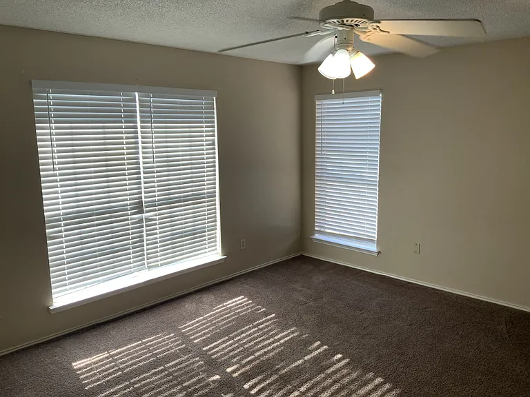 705 Little Fox Ln — Photo 45