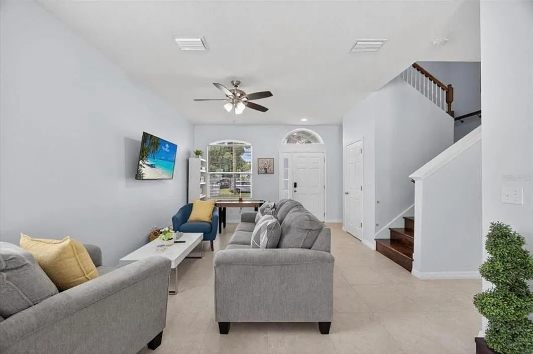 4 bed, 2.5 bath, 1825 sqft, $2,900 — Photo 3