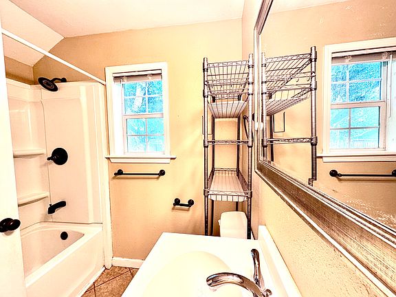 5th image of 5504 E 5th Pl #1/1
