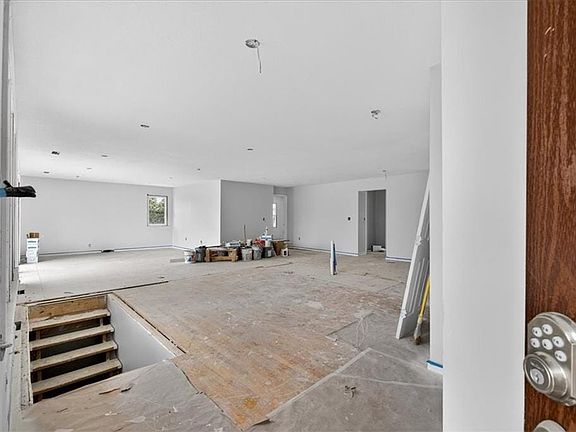 5th image of 1220 N Leeview Cir