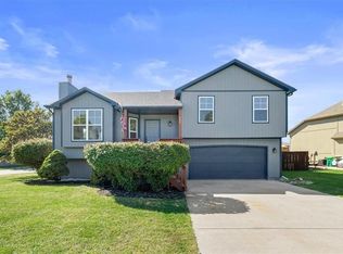 409 W Bluebird St, Gardner, KS 66030