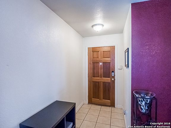2nd image of 2718 Candleridge Dr