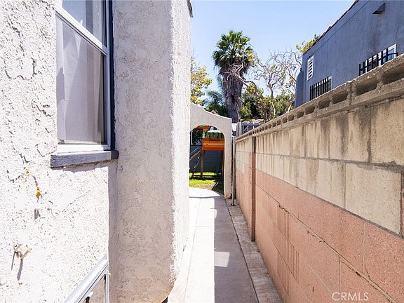 4th image of 1455 W 60th St